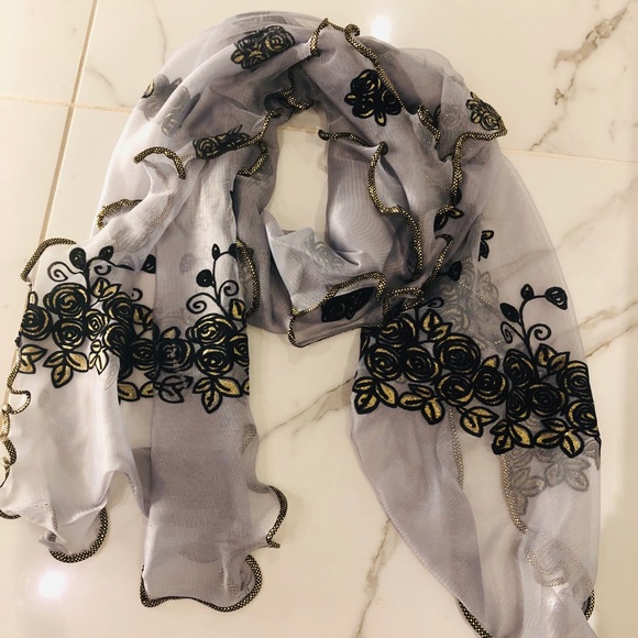 Buy three item .one free scarf 🧣👏🏻👏🏻 - Picture 15 of 15